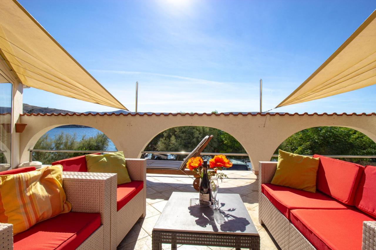 Galapagus Privat Beach & Boat Dock Lägenhet Metajna Exteriör bild