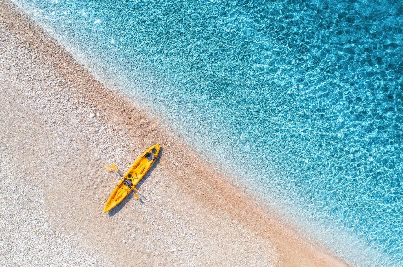 Galapagus Privat Beach & Boat Dock Lägenhet Metajna Exteriör bild